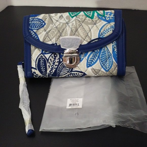 Vera Bradley Ultimate Wristlet 'Santiago' NWT NIP Quilted Floral Vegan Trim Blue - Picture 2 of 12